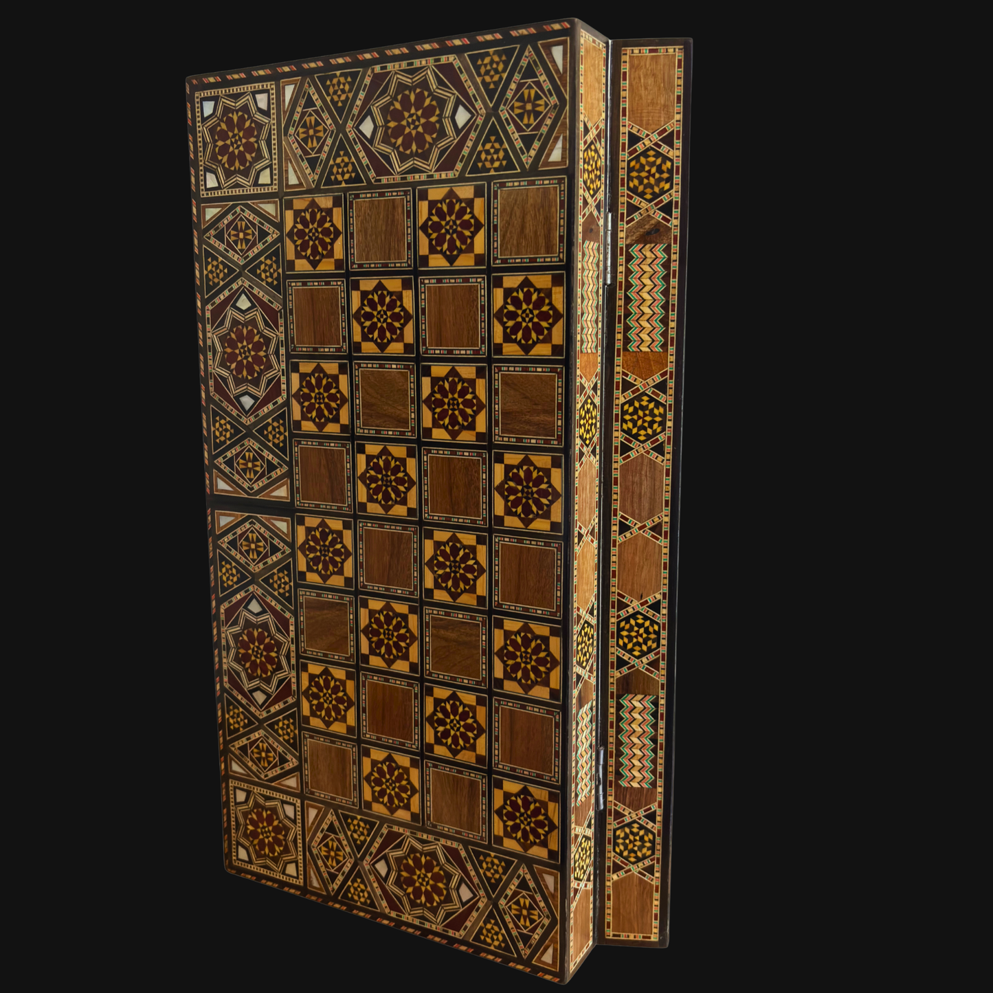 Table de Backgammon et d’Échecs Damasquine Faite à la Main par Gaby Al Dayeh – Chef-d’Œuvre avec Incrustations de Nacre