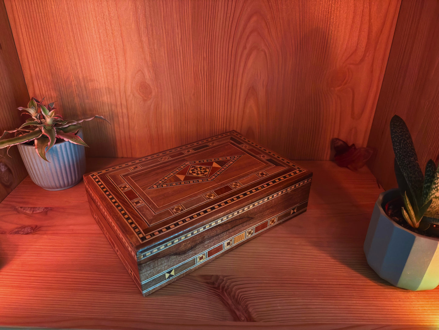 Elegant Rectangular Damascene Jewelry Box – Handcrafted from Beech, Eucalyptus & Lemon Wood