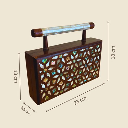 Zenobia – Pochette Damasquine de Luxe en Noyer avec Incrustations de Nacre & Intérieur Brocart