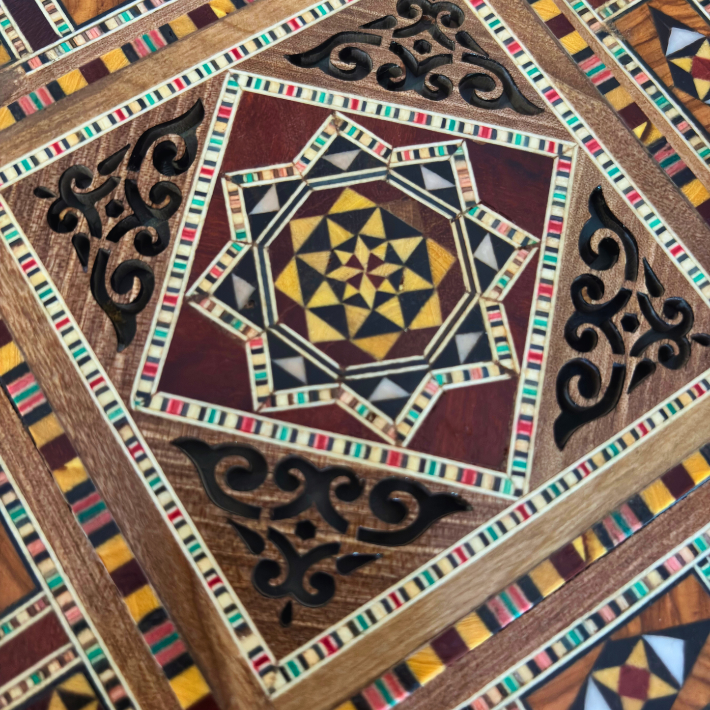 Damaszener Mosaikbox – Handgefertigte Kunst für Schmuck & Andenken