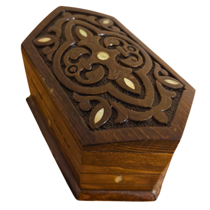 Artisanal Hand-Carved Beechwood Box with Mother of Pearl & Velvet Lining – Timeless Oriental Design