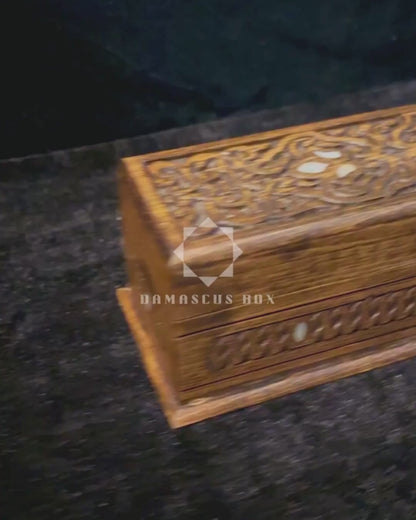 Caja Tallada a Mano de Lujo – Nácar y Elegancia en Terciopelo